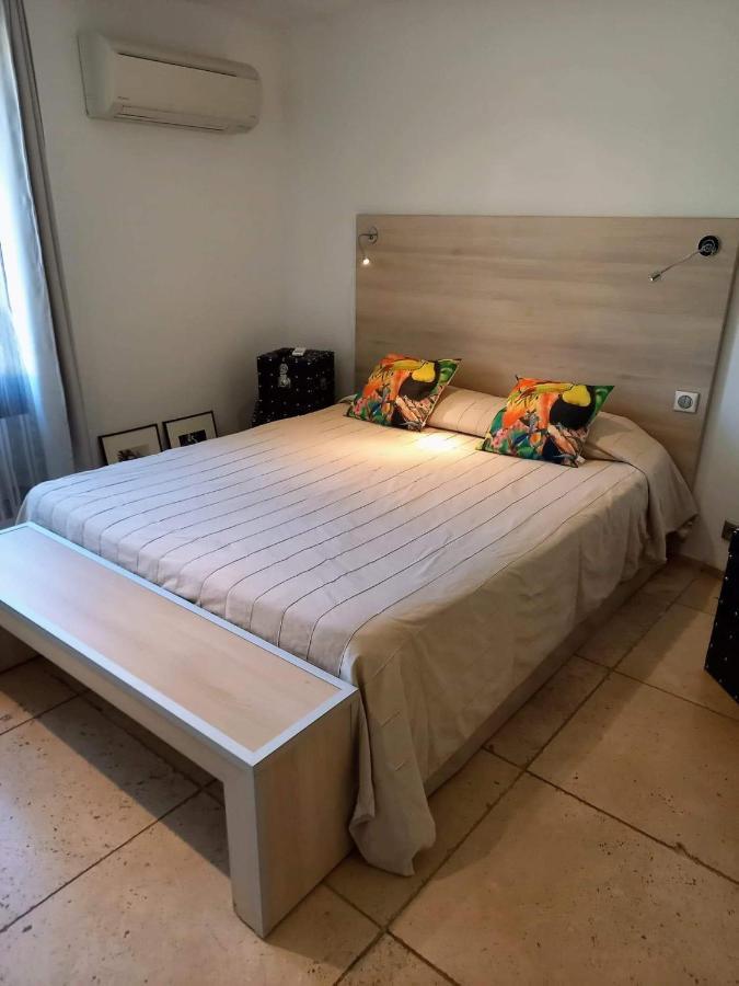 Les Chambres Du Vieux Bistrot Cabrières-dʼAvignon Екстериор снимка