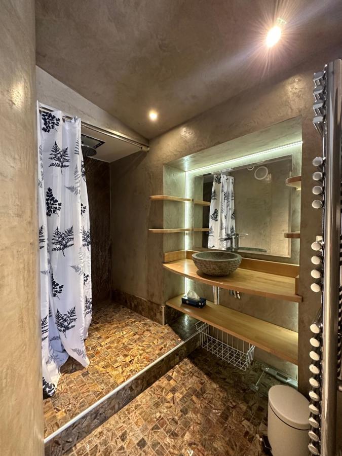 Les Chambres Du Vieux Bistrot Cabrières-dʼAvignon Екстериор снимка